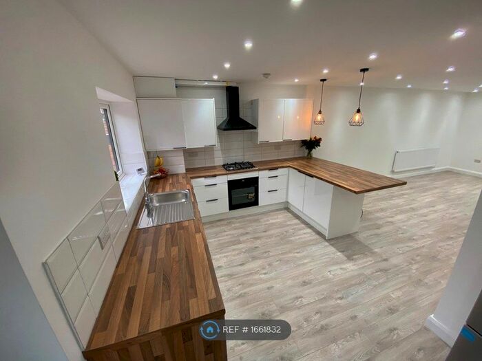 3 Bedroom Terraced House To Rent In Little Ilford Lane, London, E12