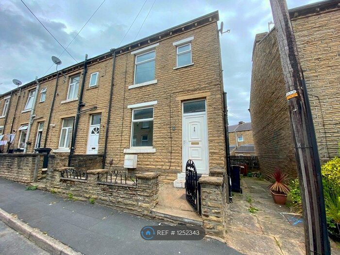 2 Bedroom Terraced House To Rent In Charles Street, Brighouse HD6