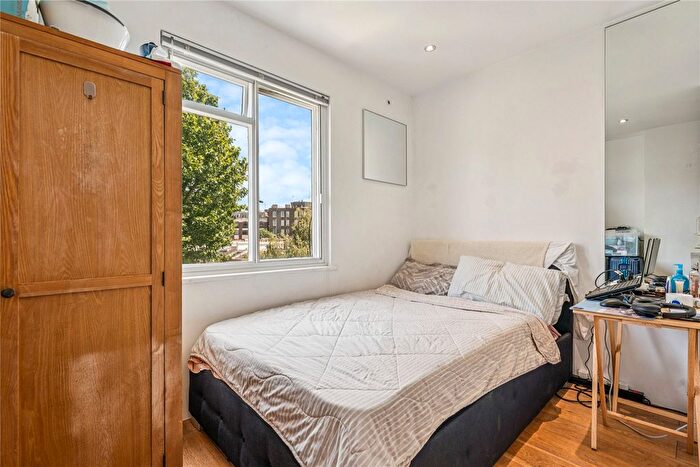 Studio To Rent In Marloes Road, London, W8