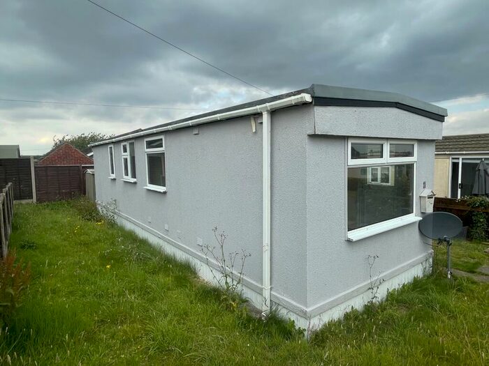 2 Bedroom Flat To Rent In Wold View Park, Binbrook, LN8