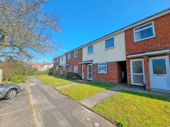 2 Bedroom Apartment To Rent In Springland Close, Ipswich, IP4