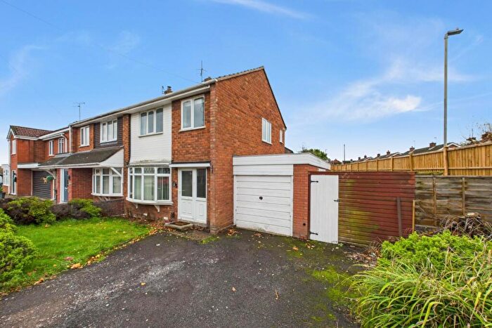 3 Bedroom Semi-Detached House For Sale In Granville Drive, Kingswinford, DY6