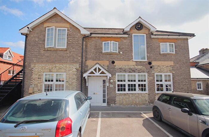 2 Bedroom House To Rent In High Street, Newmarket, CB8