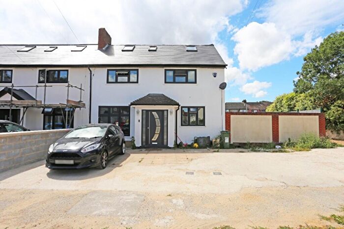 8 Bedroom End Of Terrace House To Rent In Ainsley Avenue, Romford, London, RM7