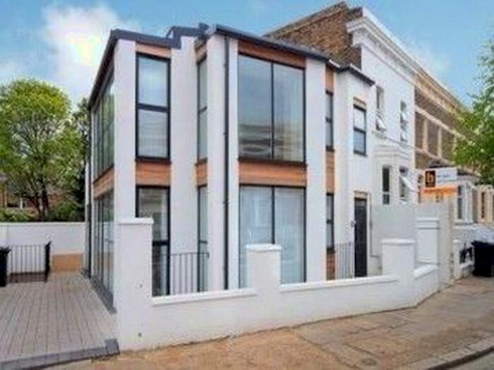 Studio To Rent In Medwin Street, Clapham North, SW4