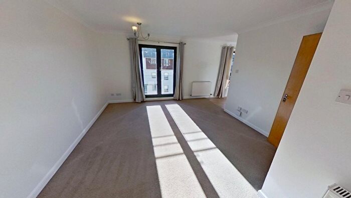 2 Bedroom Flat To Rent In Albert Street, Leith, Edinburgh, EH7
