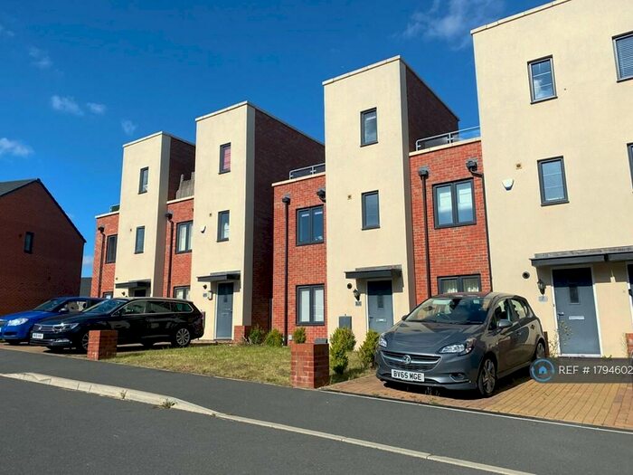 2 Bedroom Semi-Detached House To Rent In Weedon Close, Northampton, NN5