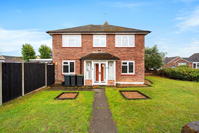 3 Bedroom Semi Detached House For Sale In Aspdin Road, Northfleet, Gravesend, Kent, DA11
