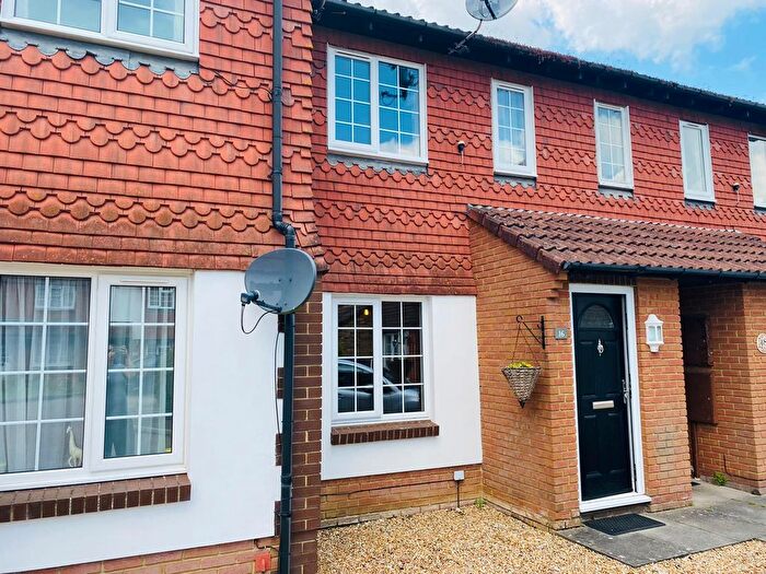 1 Bedroom Maisonette To Rent In Stanier Close, Crawley, RH10