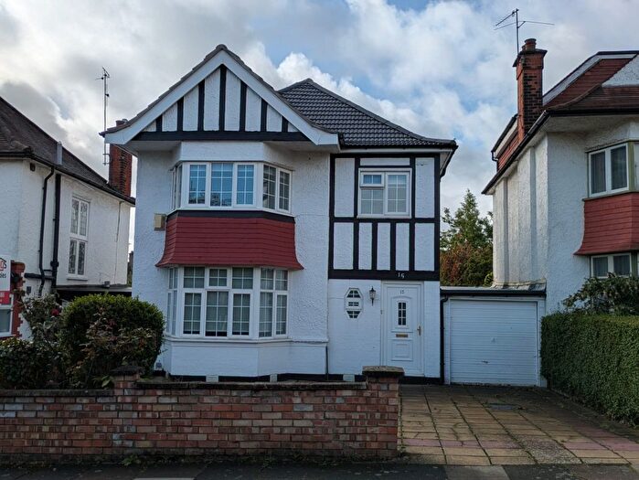 3 Bedroom Detached House To Rent In Elliot Rd, Hendon, NW4