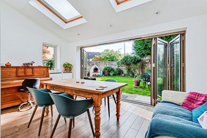 3 Bedroom Semi-Detached House For Sale In Manor Road, Witney, OX28