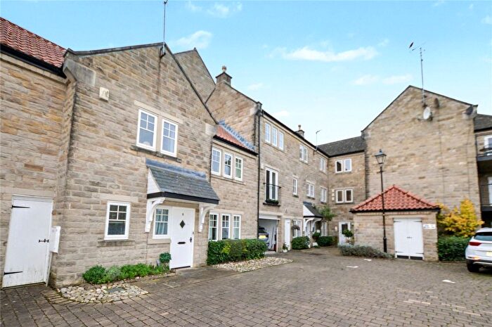 2 Bedroom Flat For Sale In Micklethwaite Steps, Wetherby, West Yorkshire, LS22