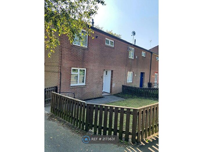 3 Bedroom End Of Terrace House To Rent In Petersgate, Murdishaw, Runcorn, WA7