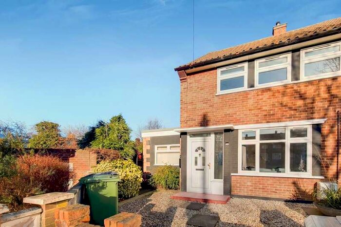 3 Bedroom End Of Terrace House To Rent In Flimwell Close, Bromley, BR1