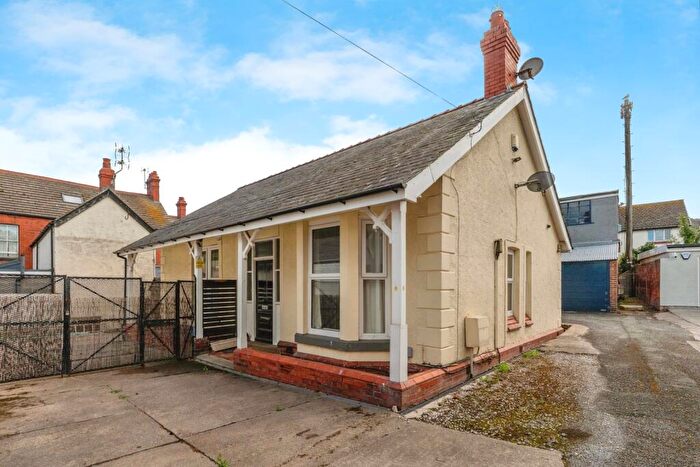 3 Bedroom Bungalow For Sale In Kings Avenue, Prestatyn, Denbighshire, LL19