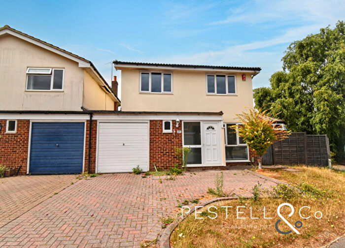4 Bedroom Link Detached House For Sale In Chestnut Way, Takeley, CM22