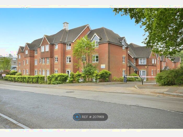 1 Bedroom Flat To Rent In Chaldon Road, Caterham, CR3