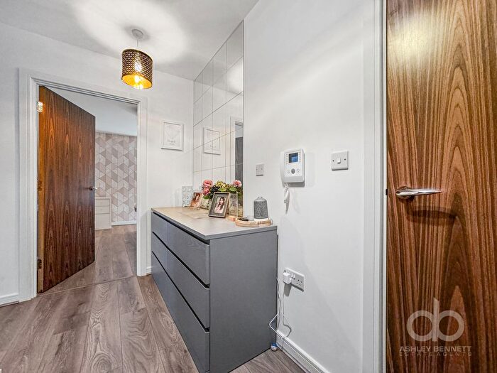 2 Bedroom Flat For Sale In Colliford Road, West Thurrock, Grays, RM20