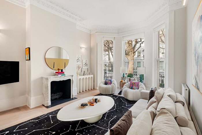3 Bedroom Flat To Rent In Holland Park, London, W11