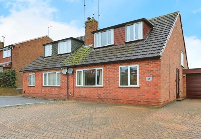 3 Bedroom Property To Rent In Holmcroft Road, Kidderminster, DY10