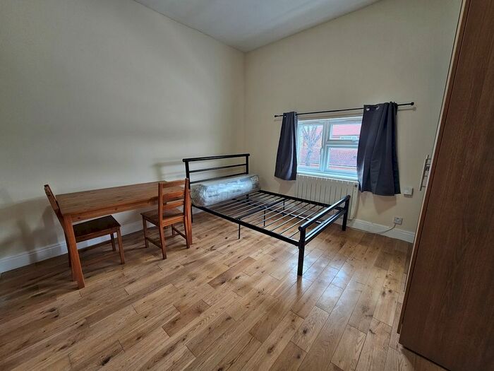 1 Bedroom Studio To Rent In Bilton Road, Perivale, Greenford, UB6