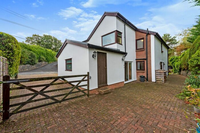4 Bedroom Detached House For Sale In Prisk Road, Maendy, Cowbridge, CF71