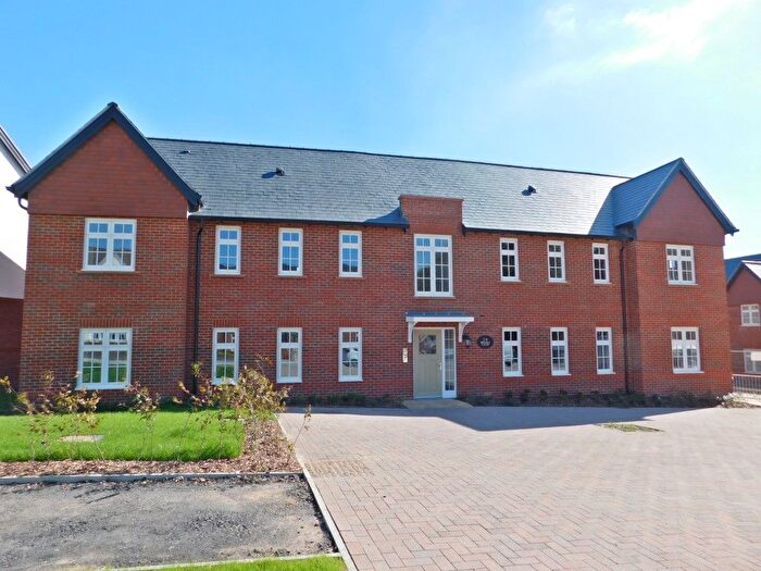 2 Bedroom Flat To Rent In Newlands Avenue, Waterlooville, PO7