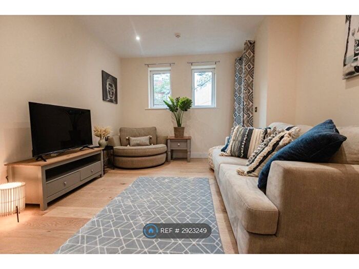 2 Bedroom Flat To Rent In Oceana Boulevard, Southampton, SO14