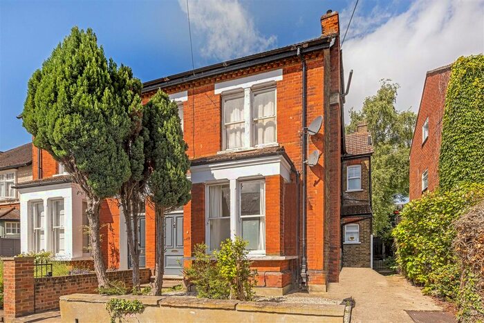 1 Bedroom Flat To Rent In Belgrade Road, Hampton, TW12