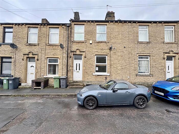 2 Bedroom Terraced House For Sale In Trevelyan Street, Moldgreen, Huddersfield, HD5