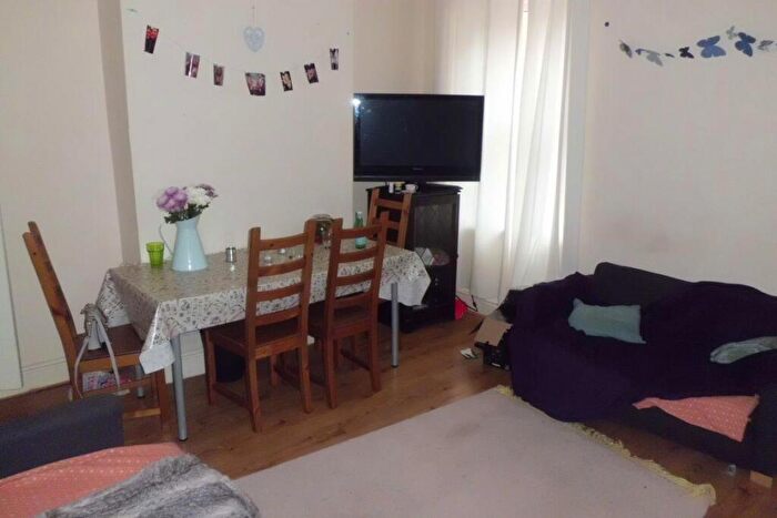 4 Bedroom House To Rent In Tiverton Road, B29
