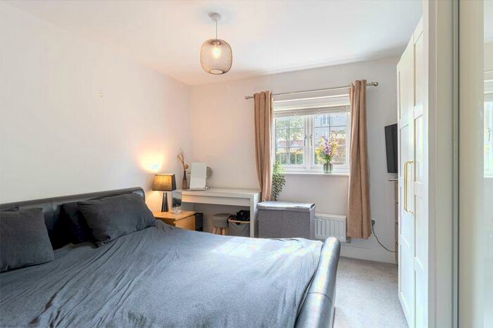 1 Bedroom Flat For Sale In Arundale Walk, Horsham, RH12