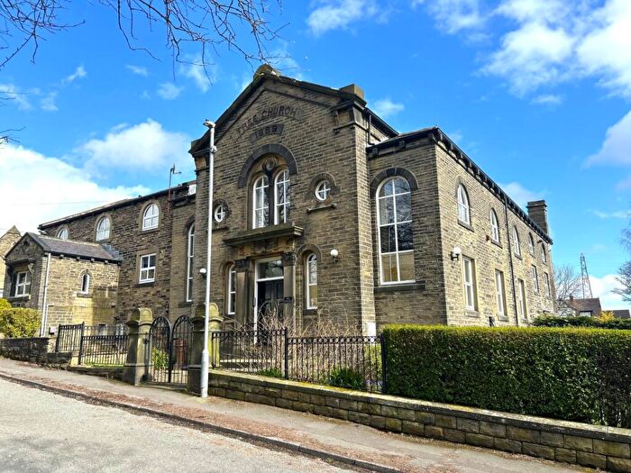 2 Bedroom Flat For Sale In Hunsworth Lane, East Bierley, Bradford, West Yorkshire, BD4