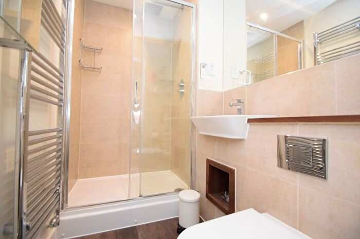 2 Bedroom Flat For Sale In Pilots View, Chatham, ME4