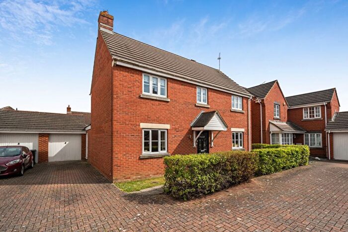 4 Bedroom Detached House For Sale In Hatch Road, Upper Stratton, Swindon, SN3