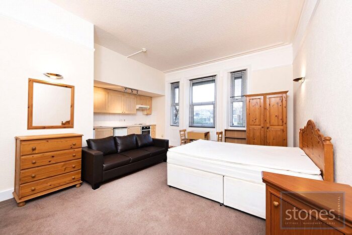 Studio To Rent In Strathray Gardens, London, NW3