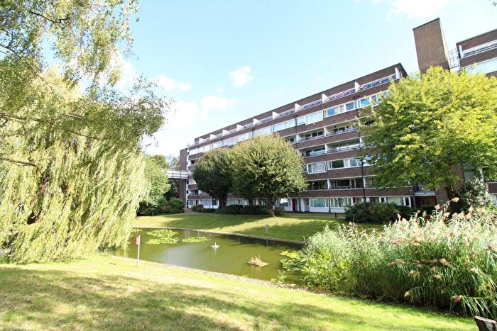 1 Bedroom Flat For Sale In Fair Acres, Bromley, BR2