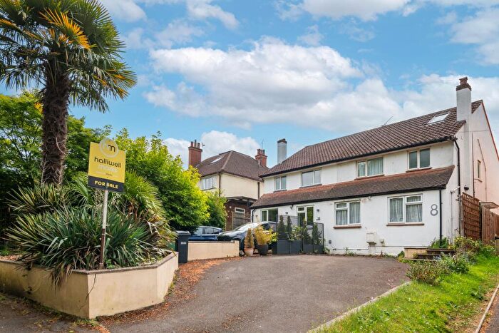4 Bedroom Semi-Detached House For Sale In Woodlands Road, Redhill, RH1