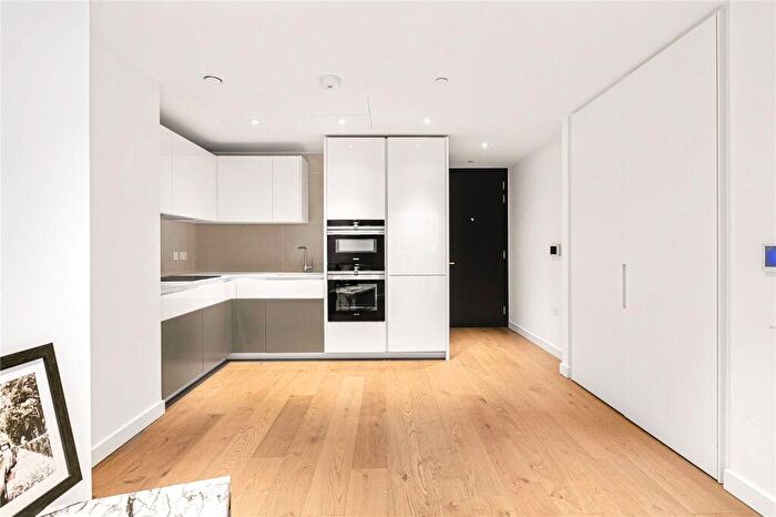 Studio To Rent In Electric Boulevard, London, SW11