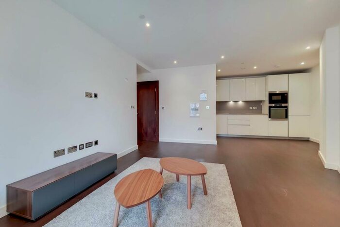 1 Bedroom Flat To Rent In Malthouse Road, Nine Elms, London, SW11