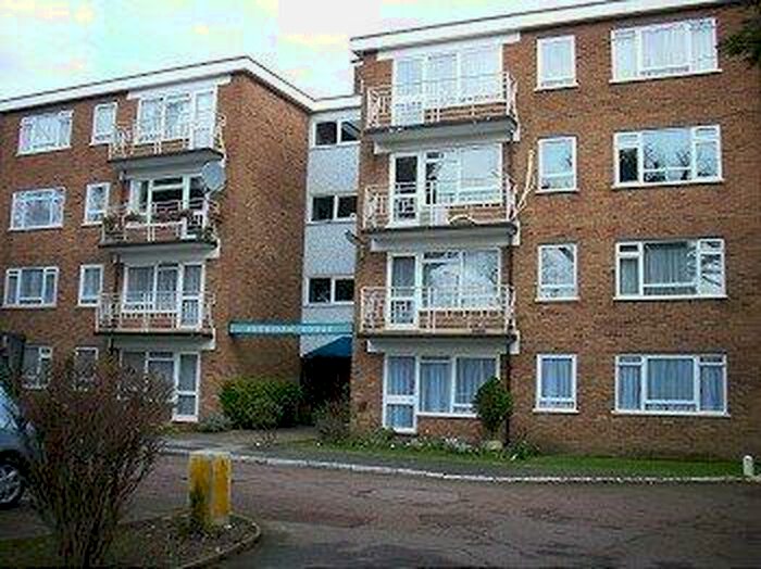 1 Bedroom Flat To Rent In Sheridan Lodge, N14