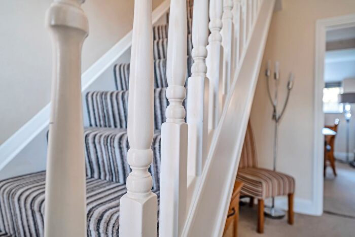 4 Bedroom Detached House For Sale In Ashley Road, Farnborough, GU14