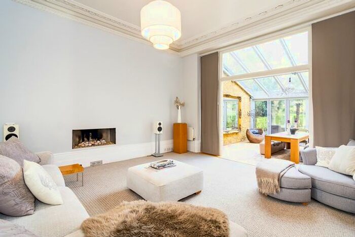 3 Bedroom Flat To Rent In North Common Road, London, W5