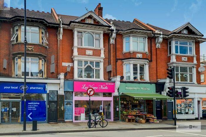 2 Bedroom Flat To Rent In The Broadway Parade, Crouch End, North London, London, N8