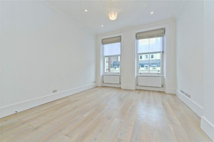 2 Bedroom Flat To Rent In Lancaster Gate, Bayswater, London, W2