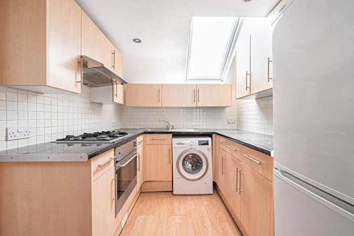 1 Bedroom Flat To Rent In Hillfield Road, West Hampstead, London, NW6