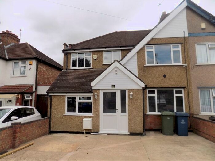 4 Bedroom Terraced House To Rent In Boxtree Lane, Harrow, HA3