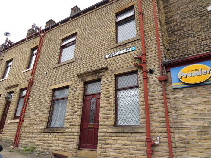 3 Bedroom Terraced House For Sale In Gladstone View, Halifax, HX3