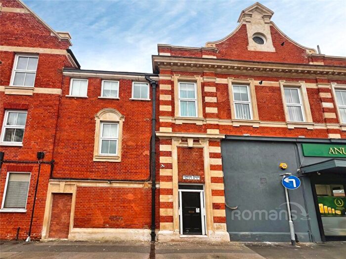 2 Bedroom Duplex For Sale In Pickford Street, Aldershot, Hampshire, GU11