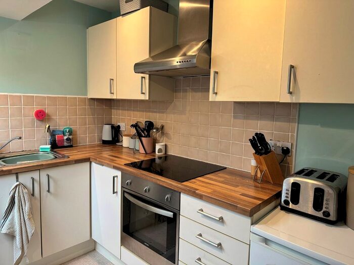 2 Bedroom Flat To Rent In Bagley Lane, Farsley, Pudsey, LS28